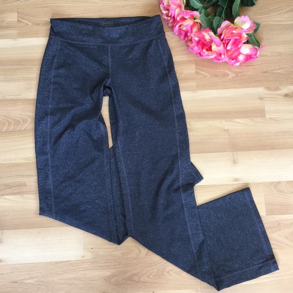 Athleta Pants - Athleta Kickbooty slate yoga pants size S.